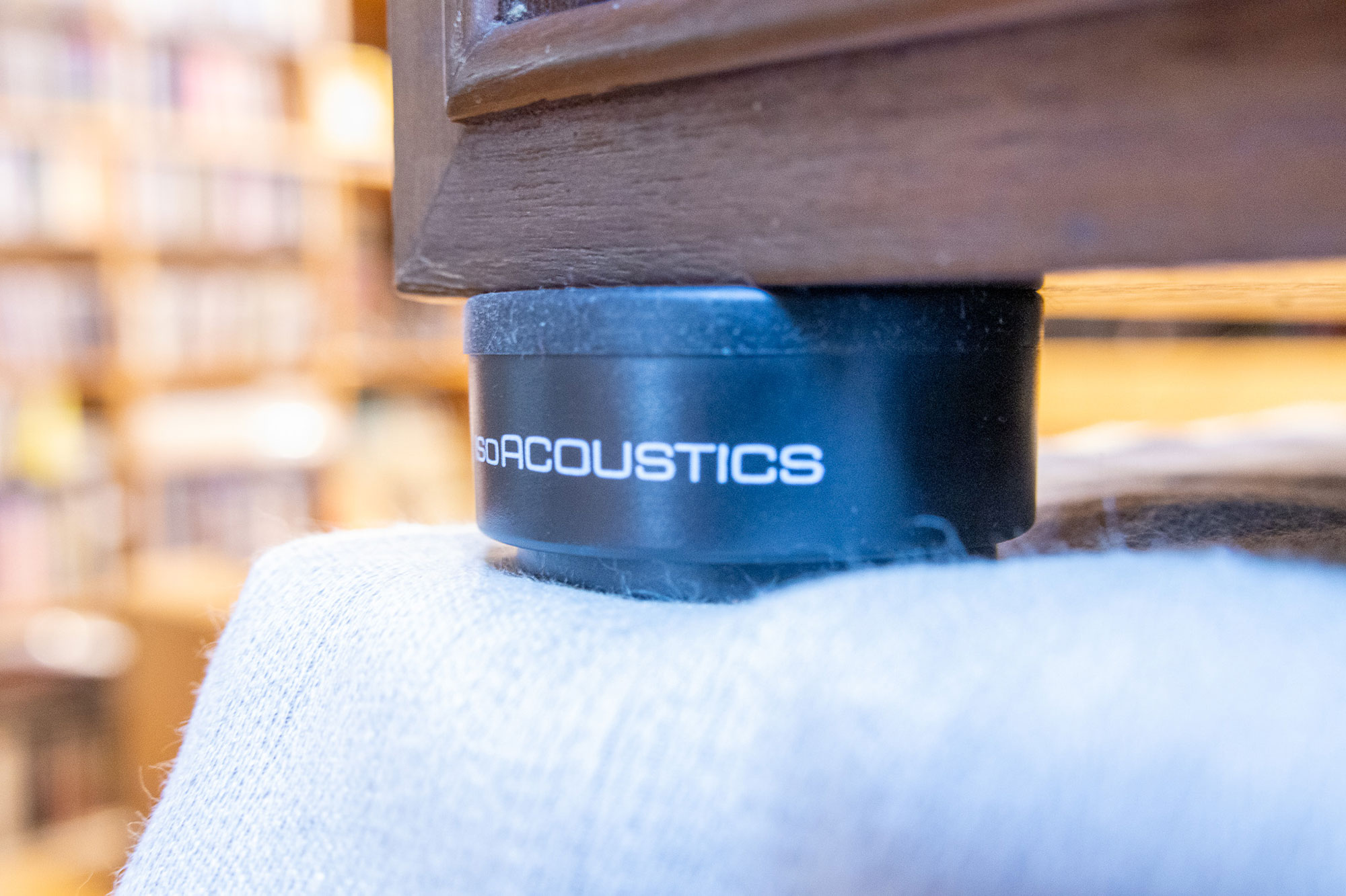 ISO Acoustics ISO-PUCK mini